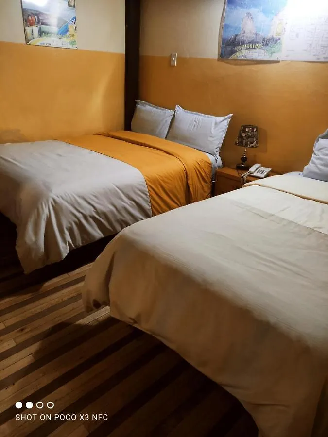 Guest house Hostal Puerta Del Sol Hotel Quito