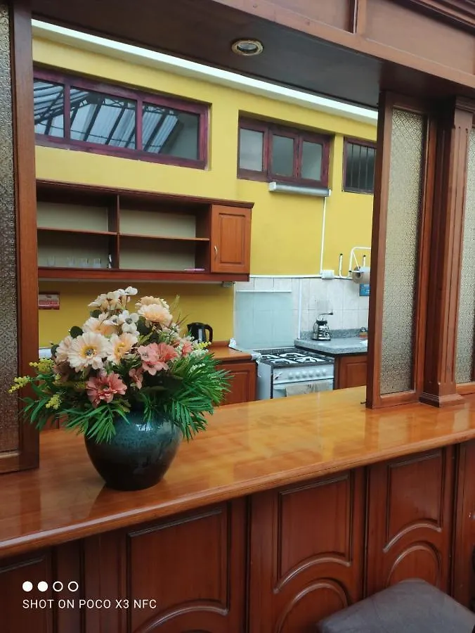 Guest house Hostal Puerta Del Sol Hotel Quito